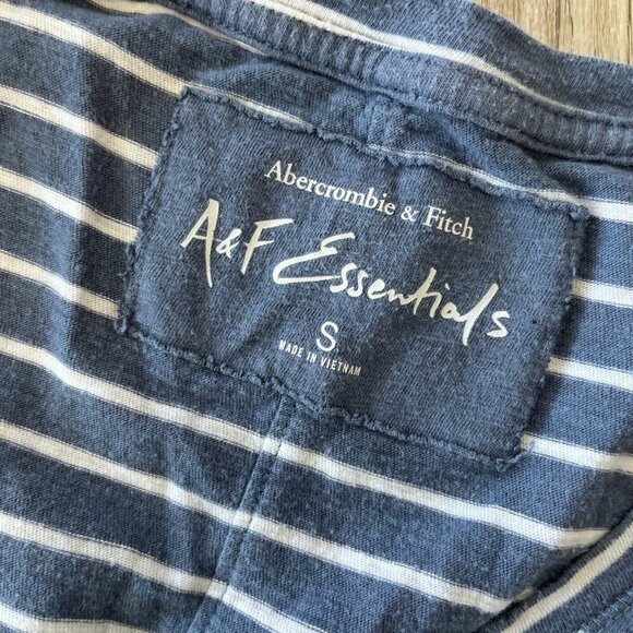 Womens Abercrombie and Fitch Blue Stripe Tshirt - S - Picture 5 of 5